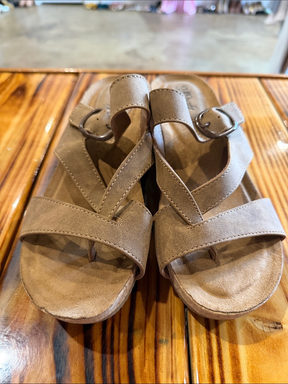 Women's Suede Crisscross Toe-Ring Sandals in Taupe